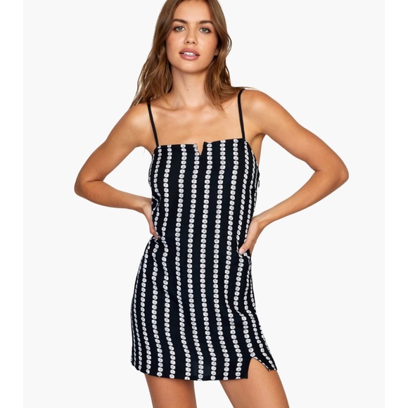 RVCA Dresses & Skirts - NWT RVCA Paris Dice Print Linen Blend Minidress - Size LG